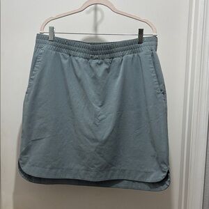 Duluth Trading Co Gray High-Low Knee-Length Skort
